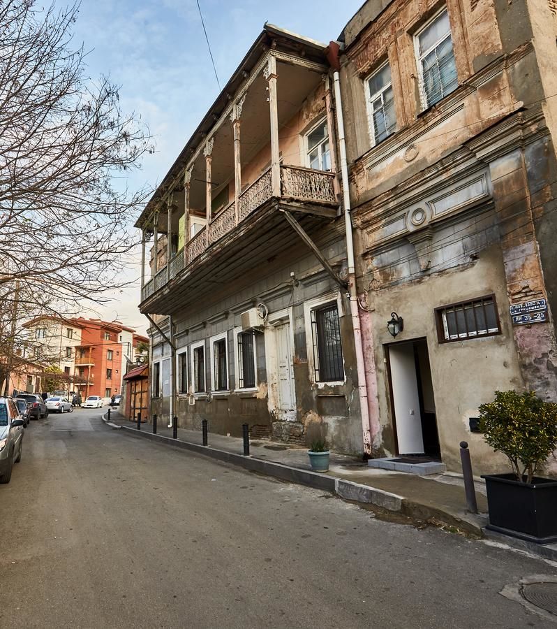 Гостевой дом Pheasant Home in Old Tbilisi Тбилиси-31
